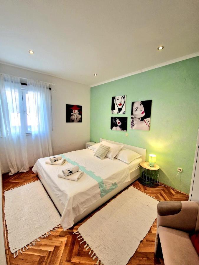 מאקרסקה Apartmani Dorotea מראה חיצוני תמונה
