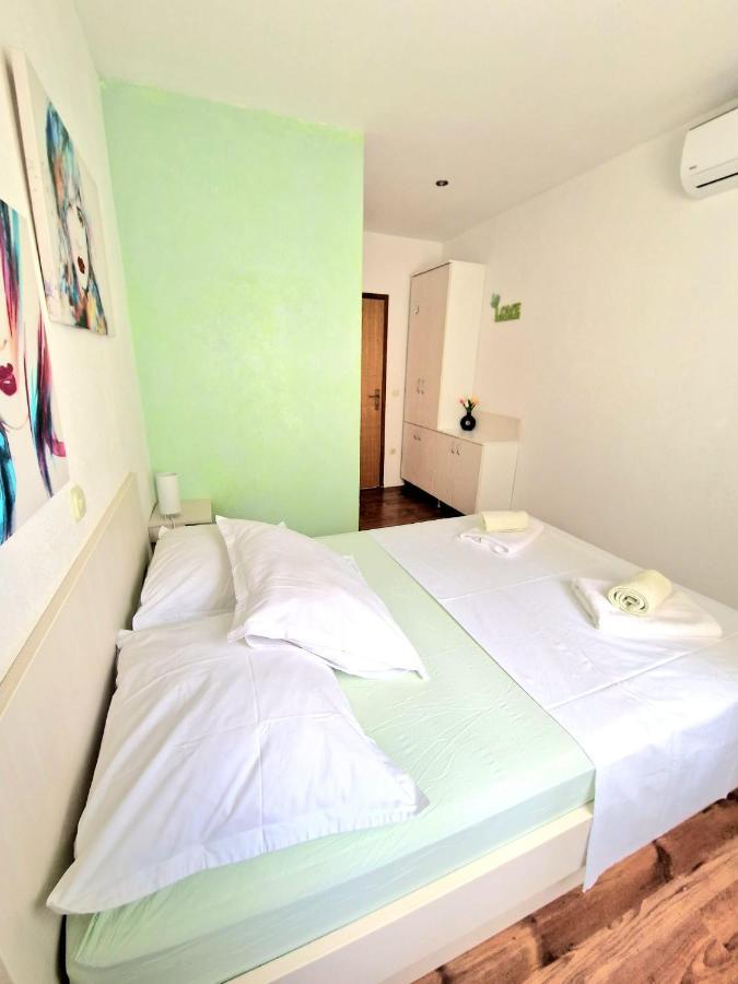 מאקרסקה Apartmani Dorotea מראה חיצוני תמונה