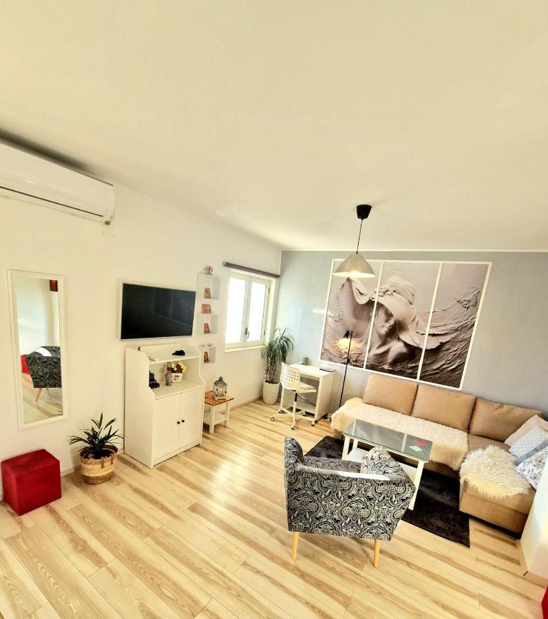 מאקרסקה Apartmani Dorotea מראה חיצוני תמונה