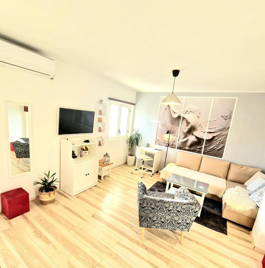 מאקרסקה Apartmani Dorotea מראה חיצוני תמונה